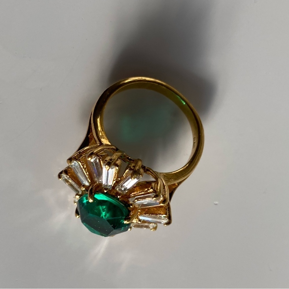 GOLD tone emerald green and clear crystal ring - Picture 4 of 11